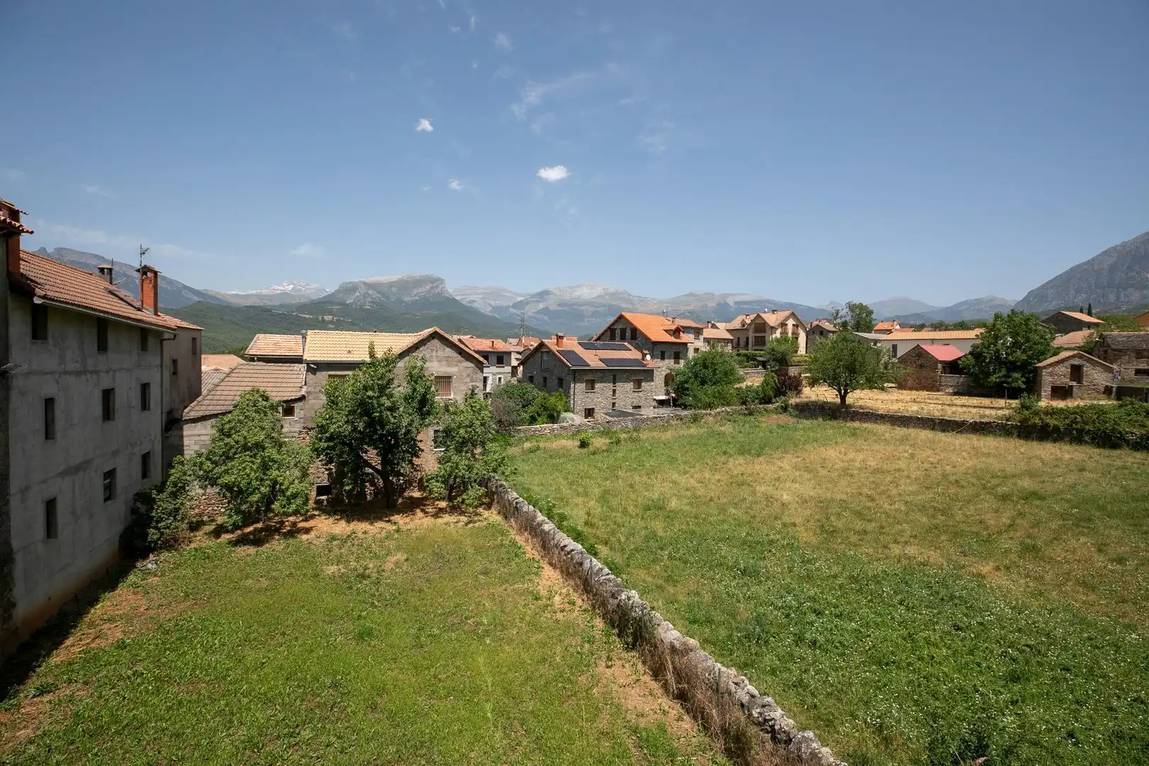 Vista exterior de Casa o chalet en venta en Laspuña con Calefacción, Jardín privado y Amueblado
