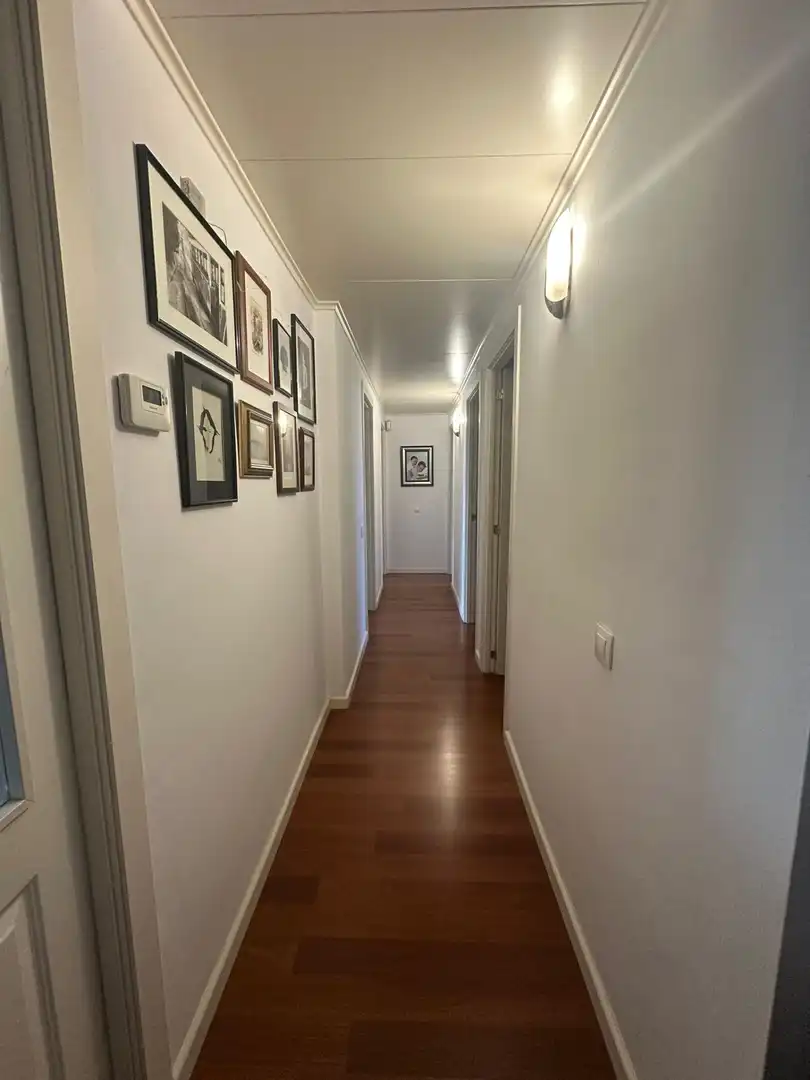 Piso en venta en Cornellà de Llobregat con Calefacción, Jardín privado y Balcón