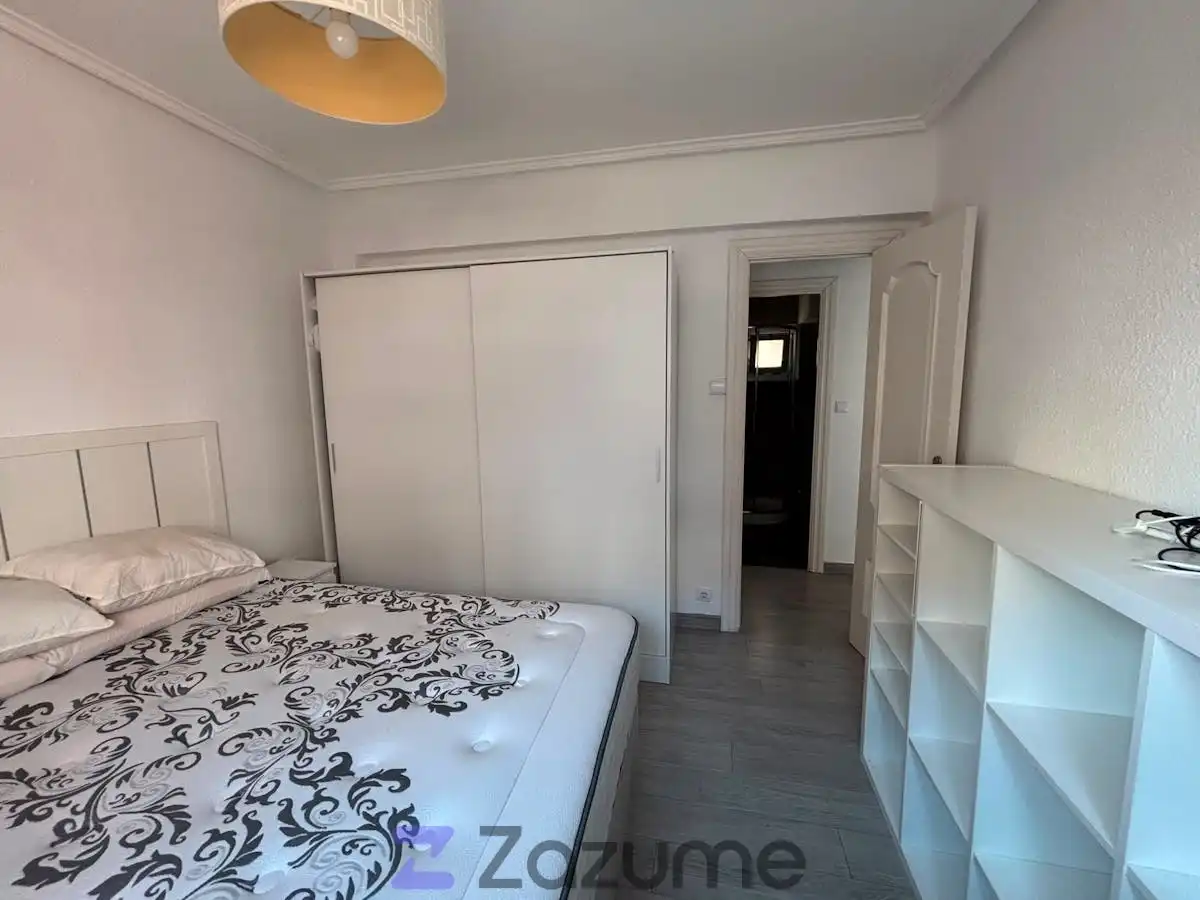 Schlafzimmer von Wohnung zur Miete in Zaragoza mit Heizung, Möbliert und Ofen