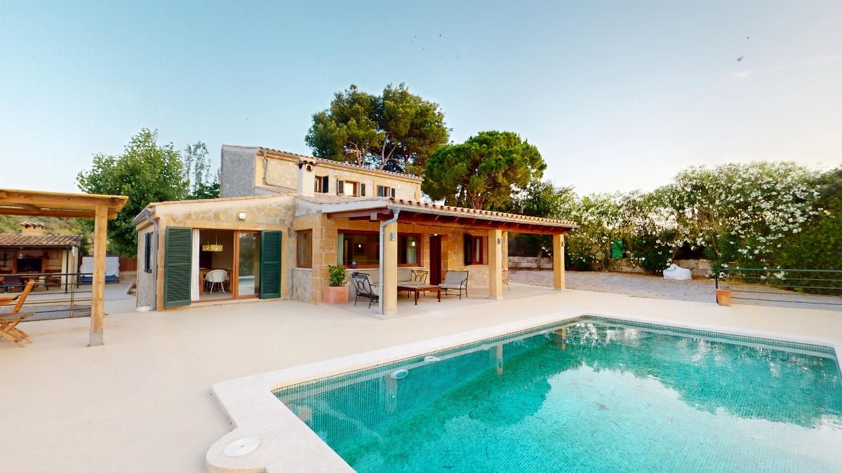 Vista exterior de Casa o xalet de lloguer en Alcúdia amb Terrassa, Traster i Piscina