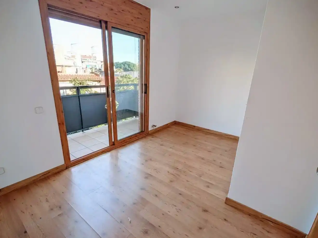Terrassa de Casa o xalet en venda en Santa Coloma de Gramenet amb Piscina i Balcó
