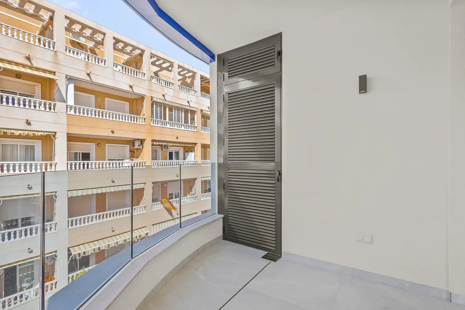 Terrasse von Wohnung zum Verkauf in Torrevieja mit Klimaanlage, Heizung und Terrasse