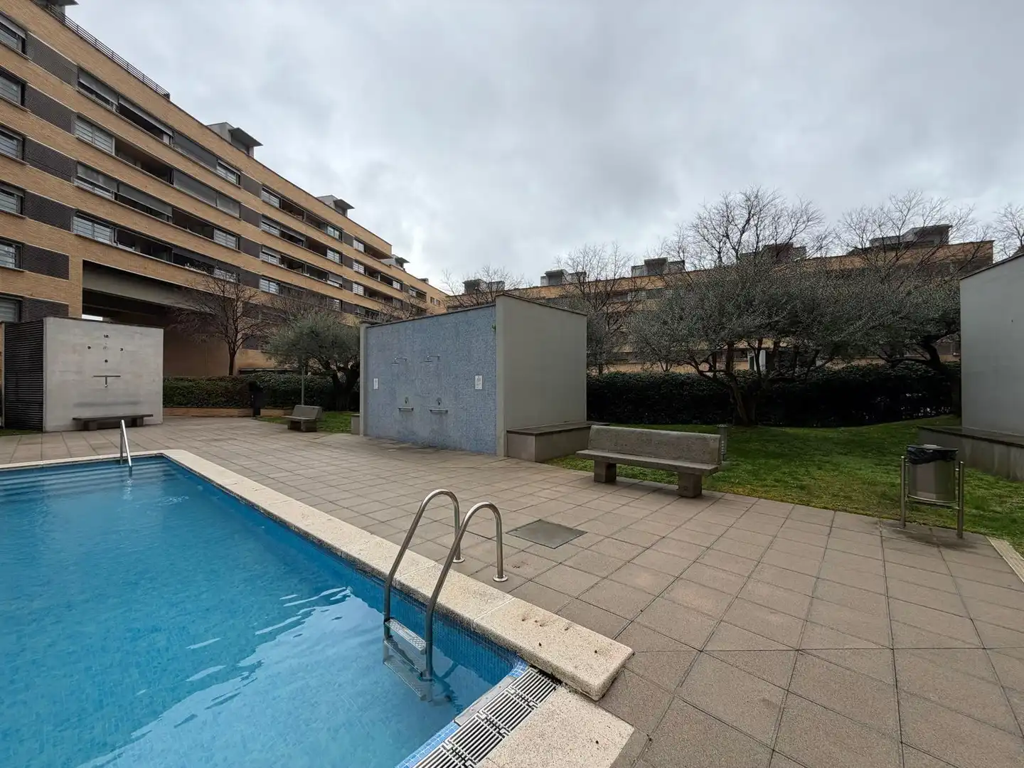 Piscina de Piso en venta en Girona con Aire acondicionado, Jardín privado y Terraza