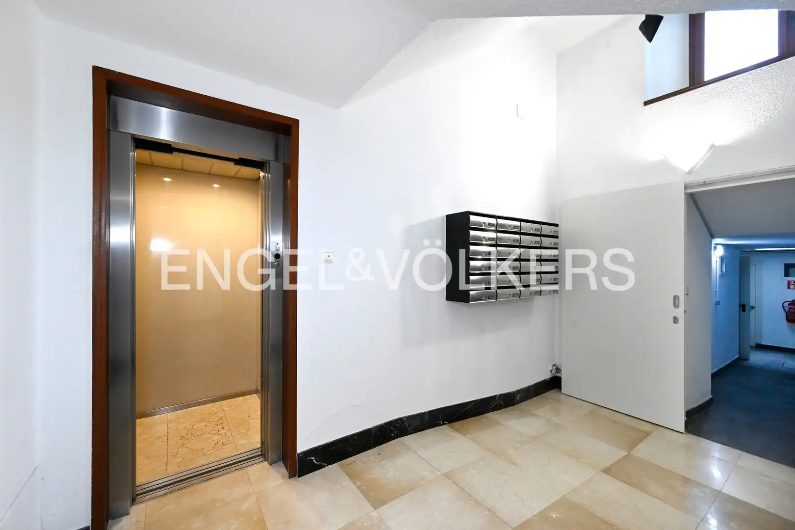 Maisonette zur Miete in Santander mit Heizung, Privatgarten und Parkett