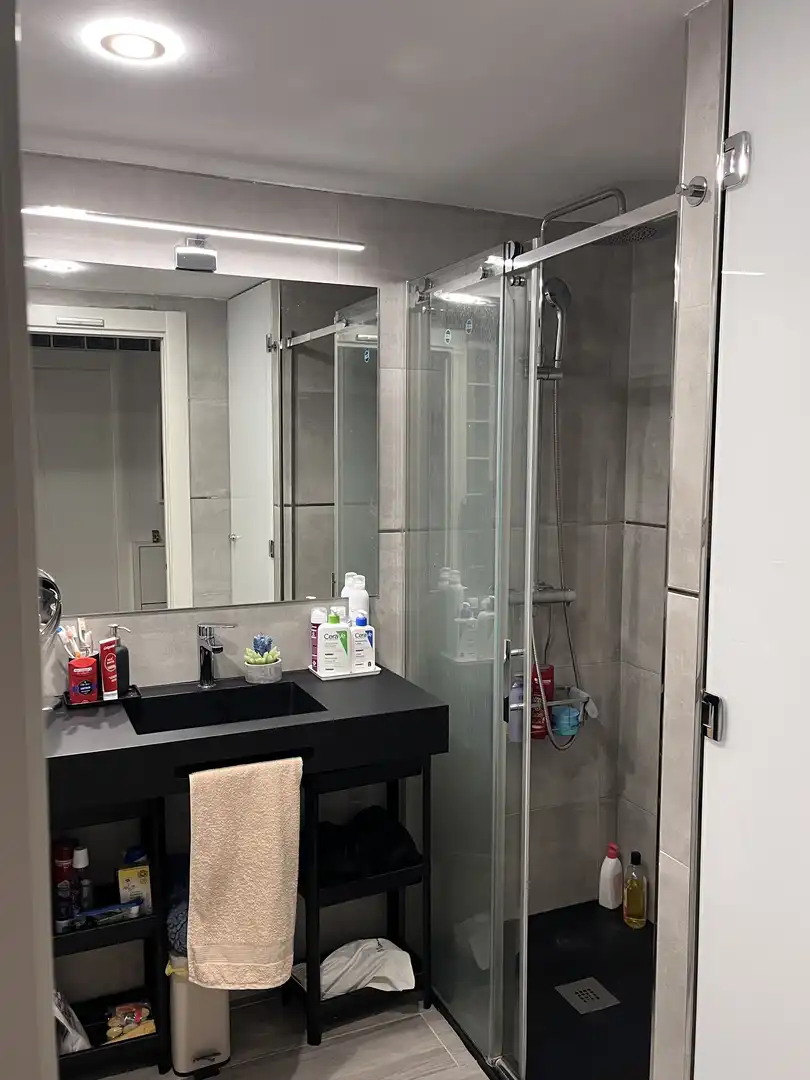 Baño de Piso en venta en  Madrid Capital con Aire acondicionado, Terraza y Piscina