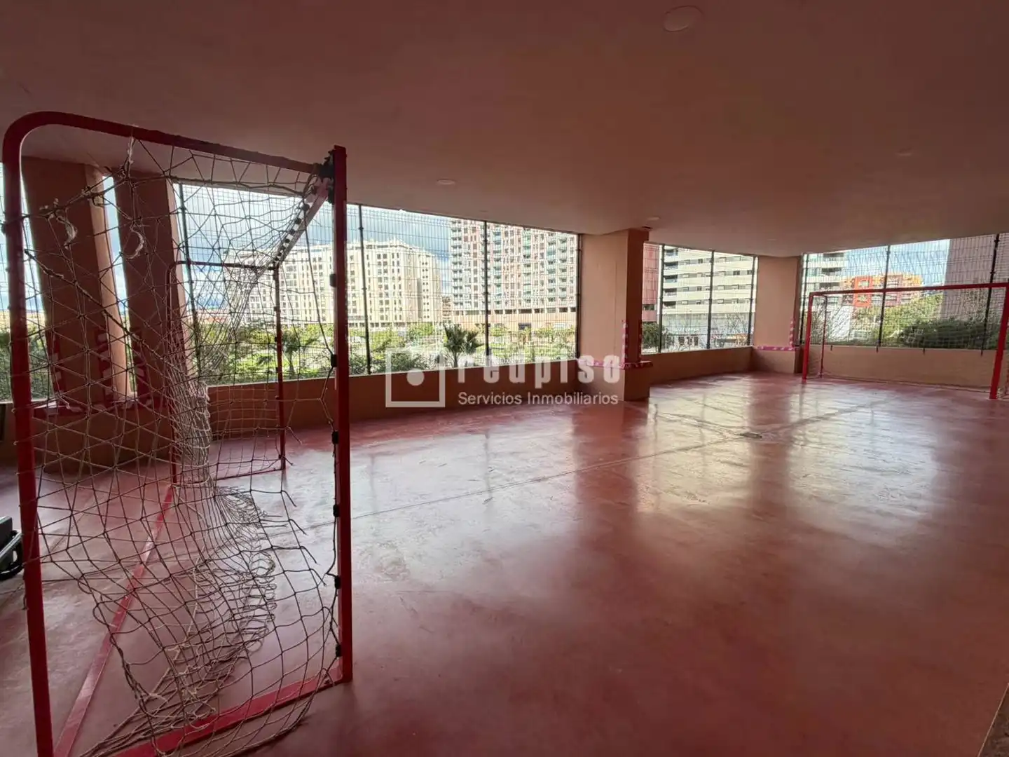 Wohnung zum Verkauf in Málaga mit Klimaanlage, Heizung und Privatgarten