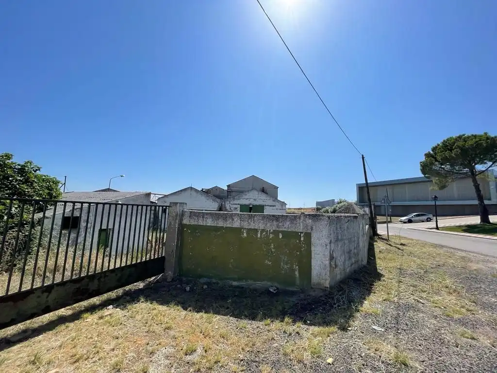 Industrial buildings for sale in Galisteo