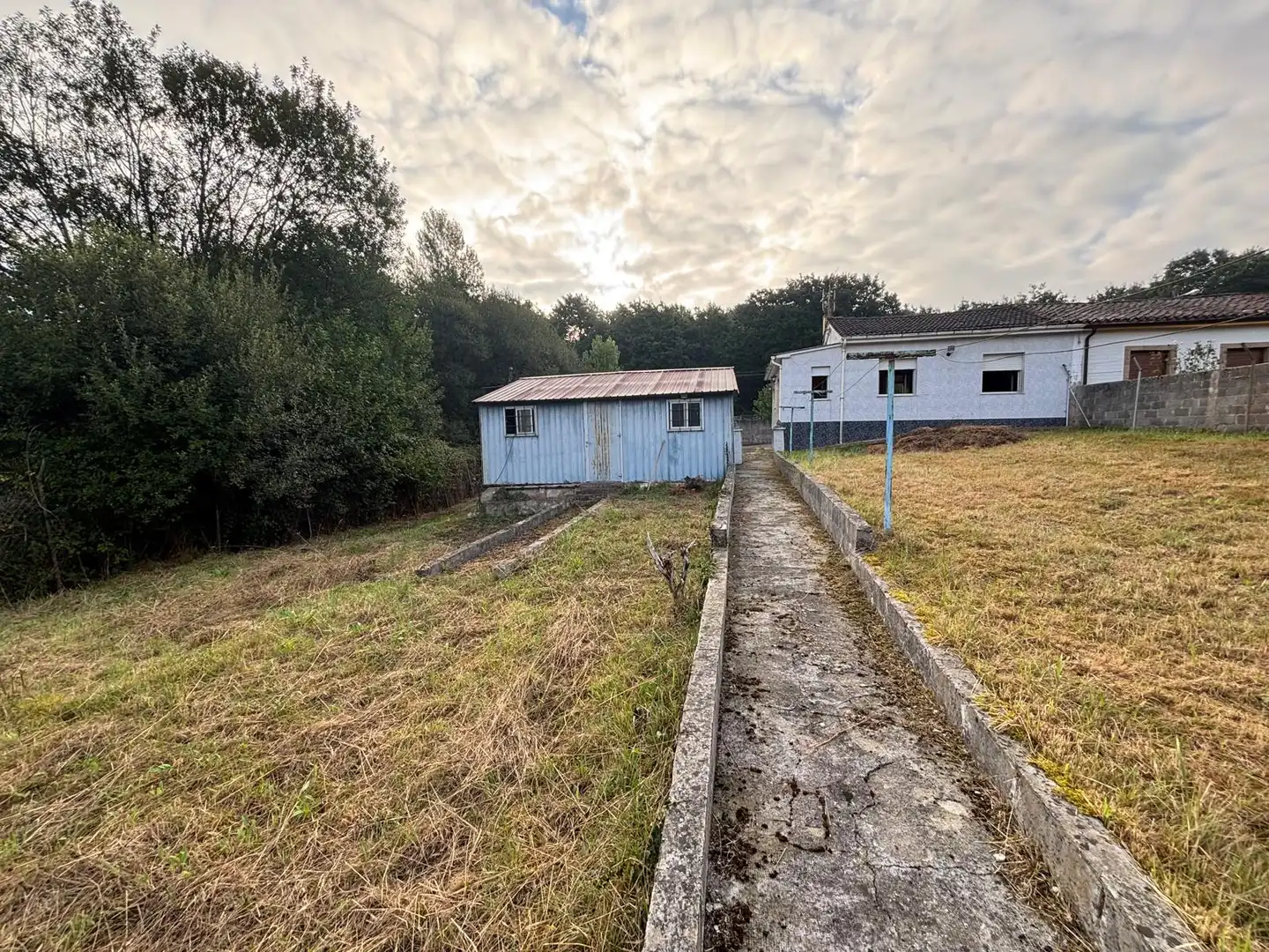 Casa adosada en venta en Oviedo  con Calefacción, Jardín privado y Amueblado