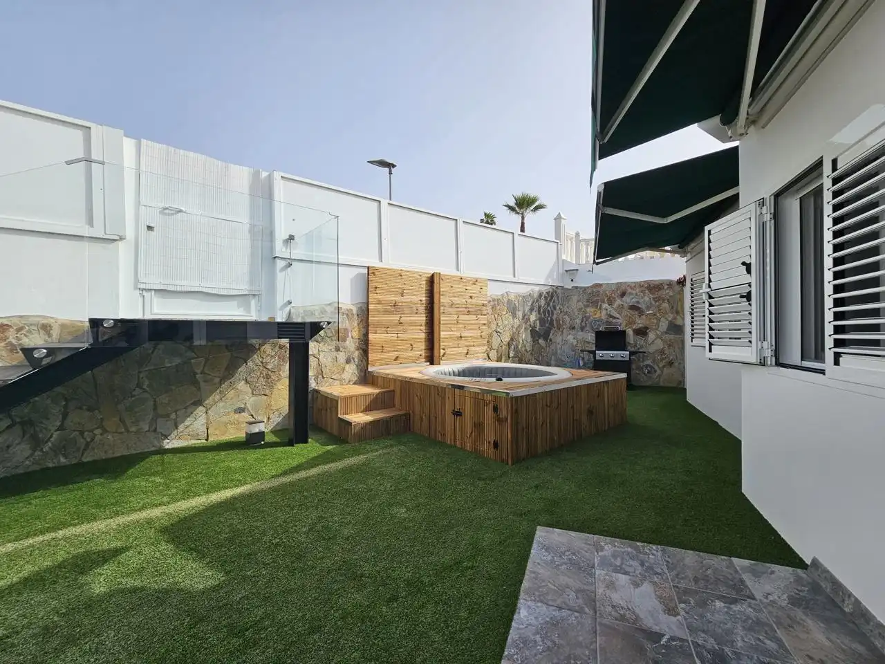 Casa amb piscina de lloguer a Avenida Canadá