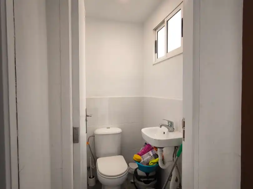 Bathroom of Commercial properties for sale in San Cristóbal de la Laguna