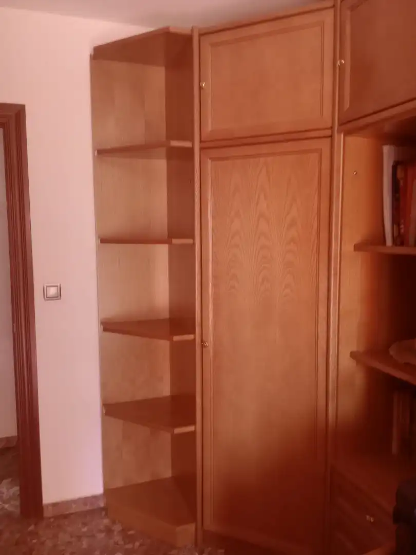Habitación de Piso para compartir en Granada con Calefacción, Amueblado y Horno