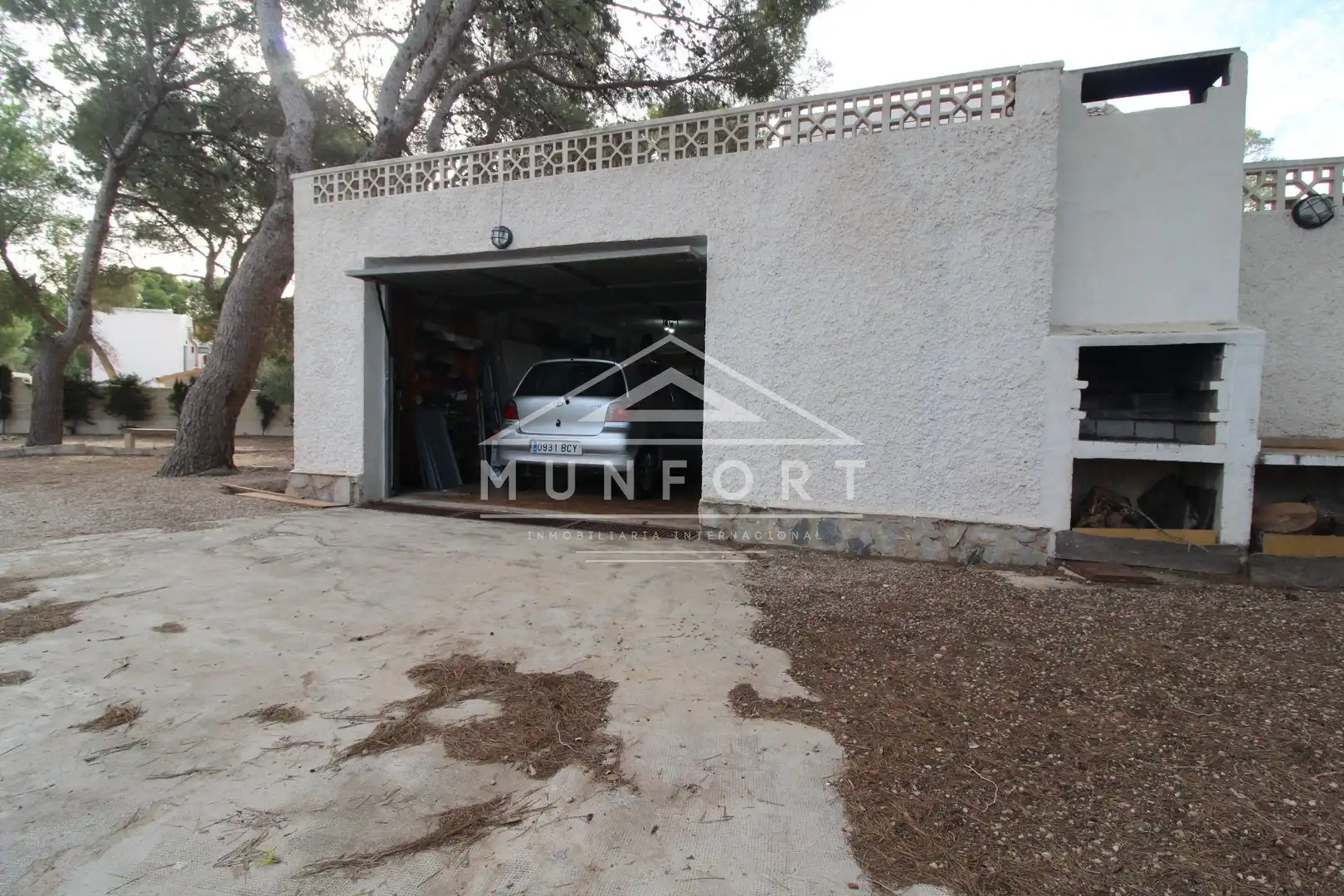 Aparcament de Casa o xalet en venda en Pilar de la Horadada amb Jardí privat, Terrassa i Traster
