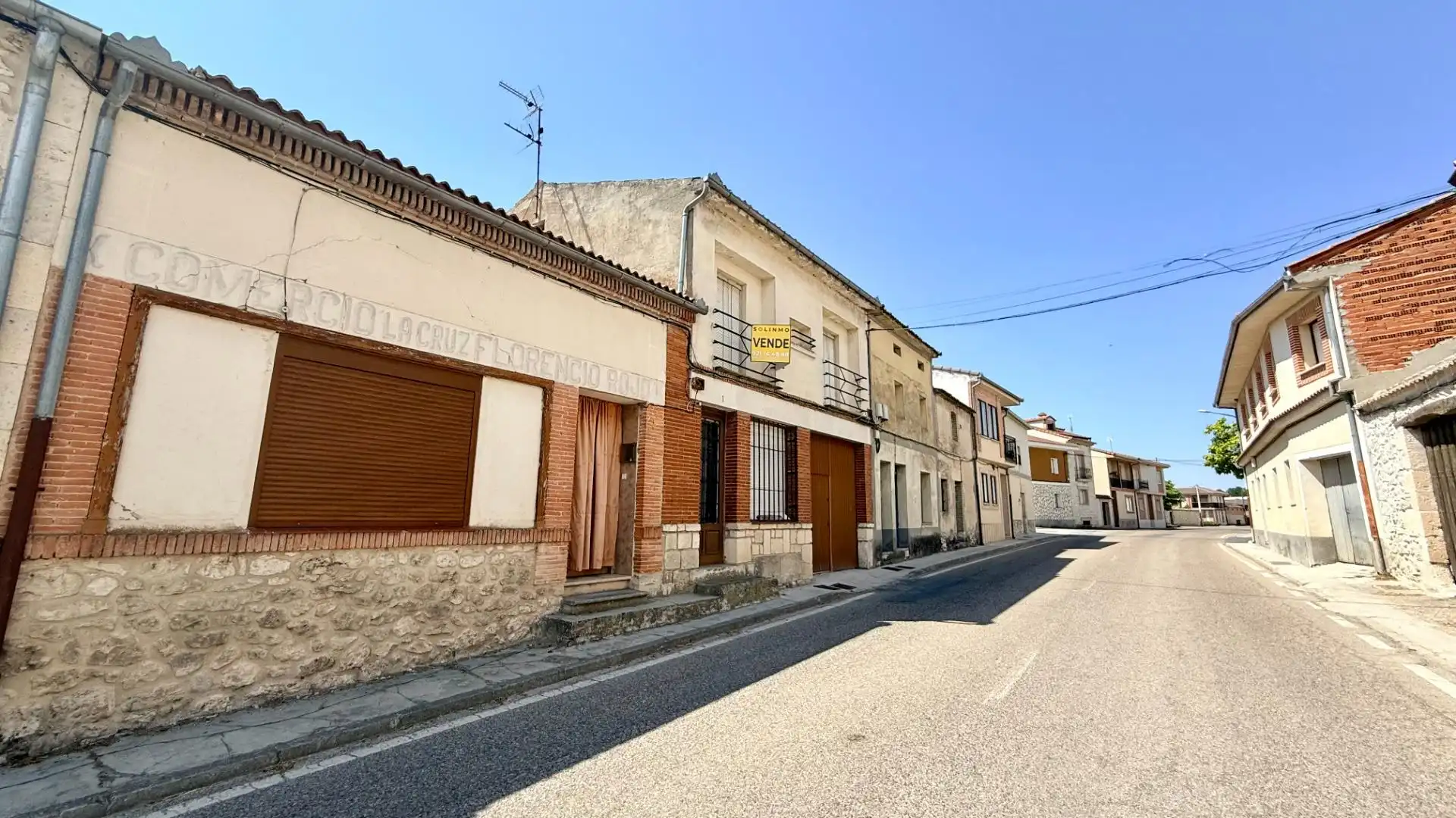 Vista exterior de Casa o xalet en venda en Olombrada amb Moblat i Balcó