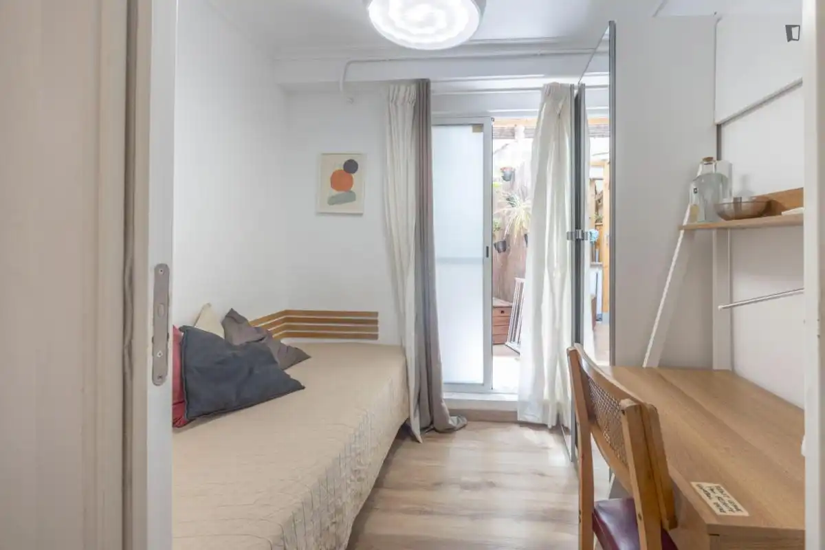Terrassa de Apartament per a compartir en Valencia amb Moblat, Forn i Rentadora