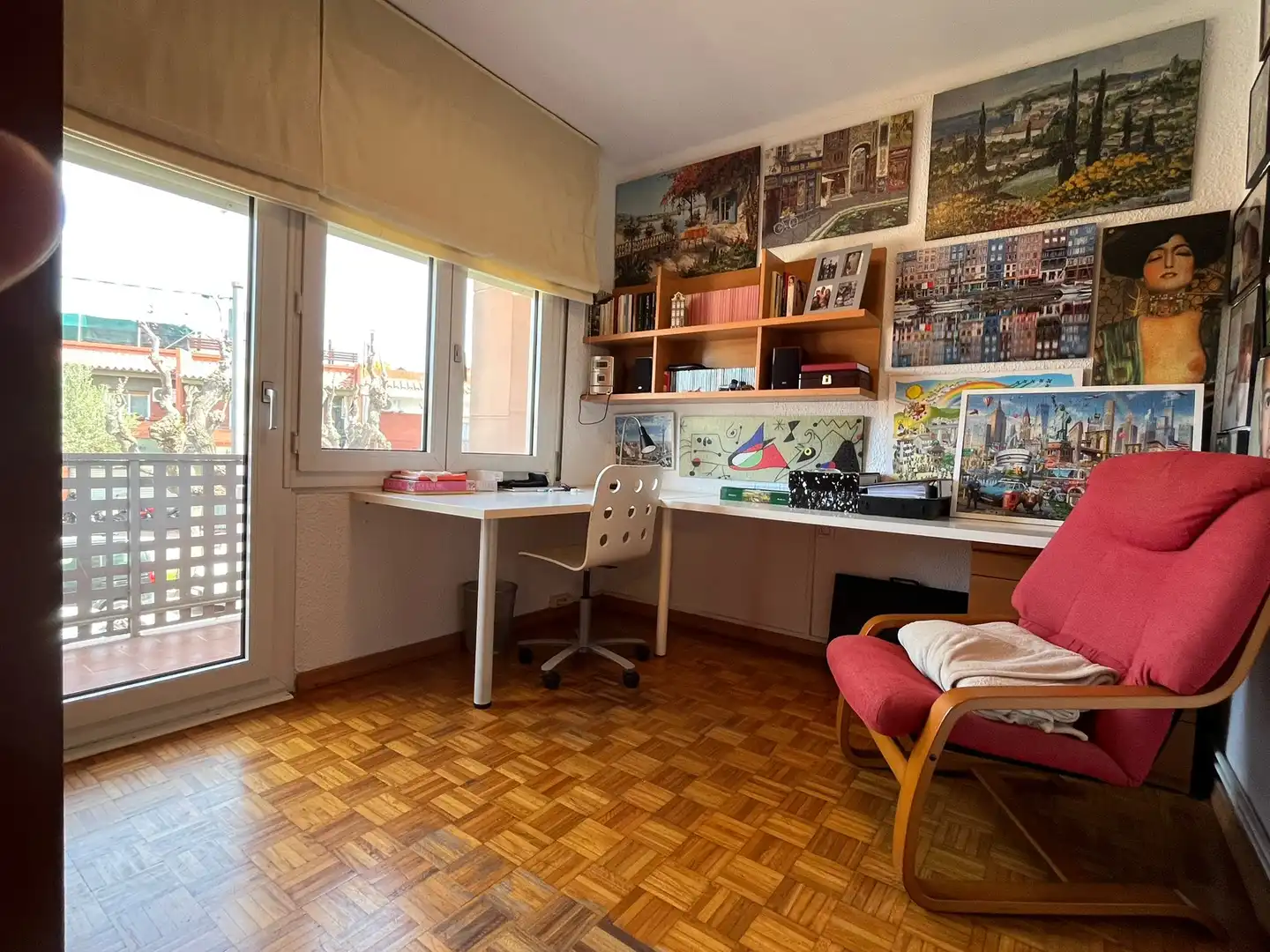 Habitación de Casa adosada en venta en Esparreguera con Calefacción, Trastero y Amueblado