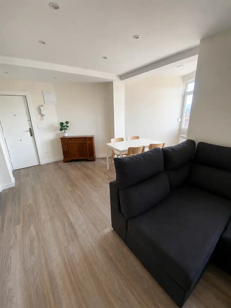 Wohnzimmer von Wohnung zur Miete in Gijón  mit Heizung, Parkett und Abstellraum