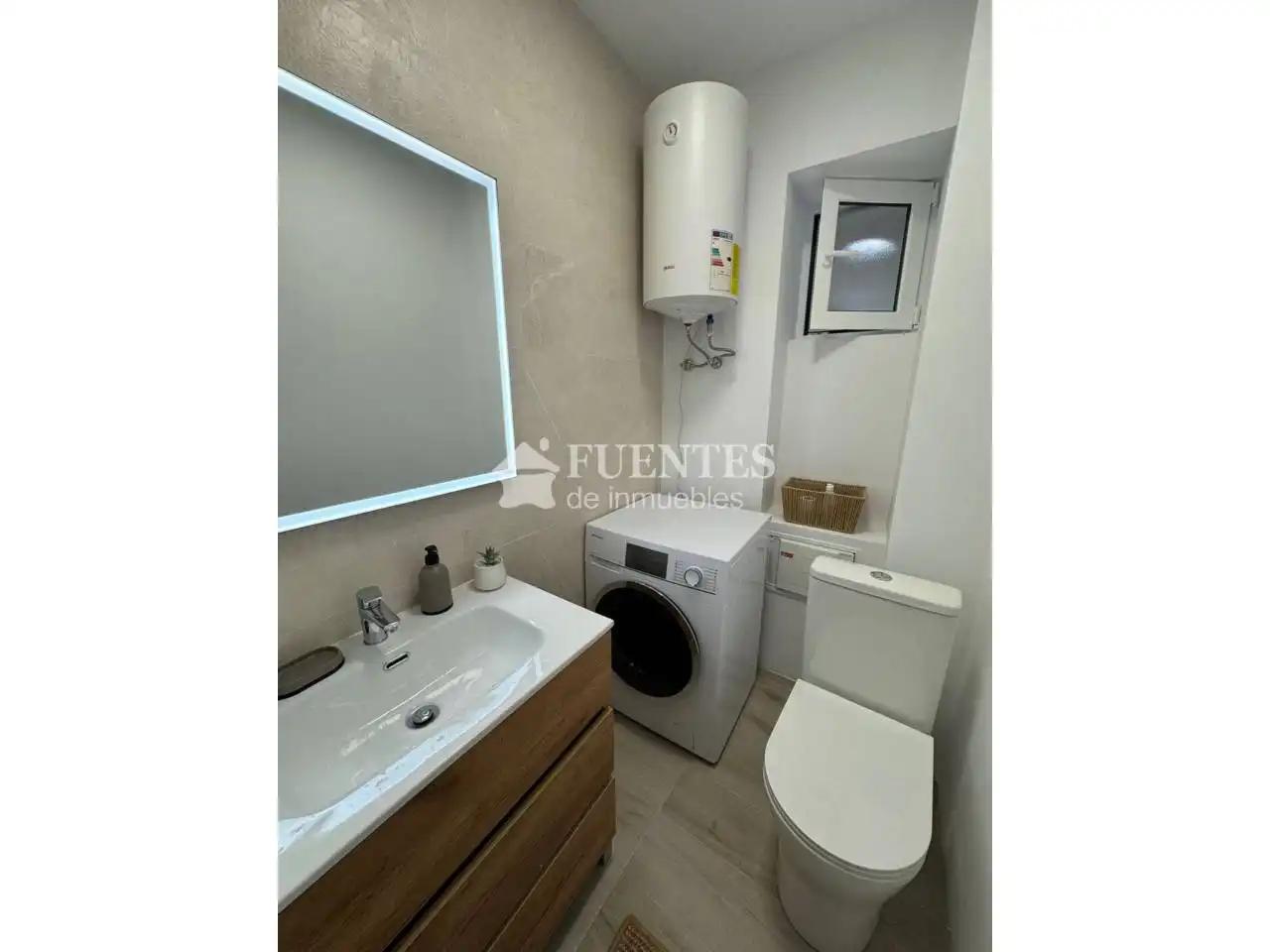 Flat for sale in Calle Victoriano Ximénez de Courer, Florida Alta