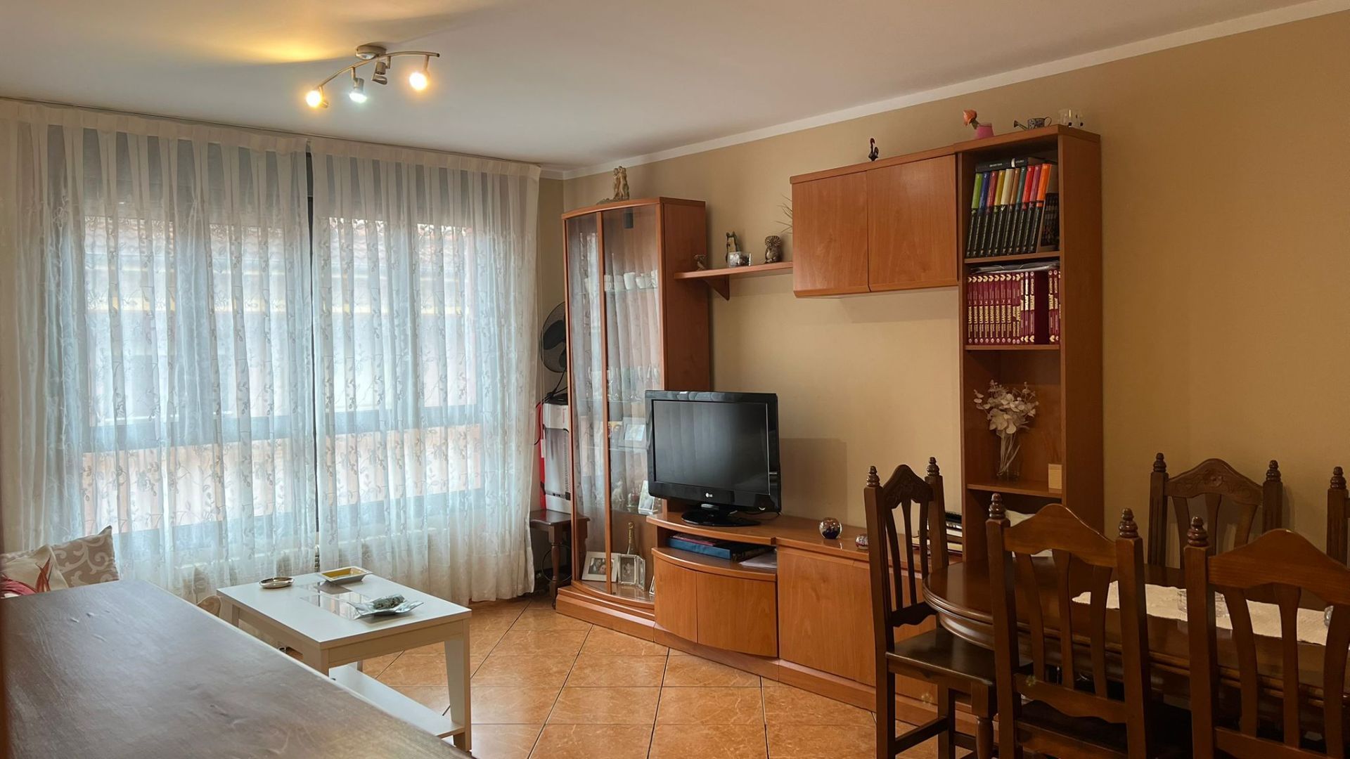 Sala de estar de Piso en venta en Cangas de Onís con Calefacción