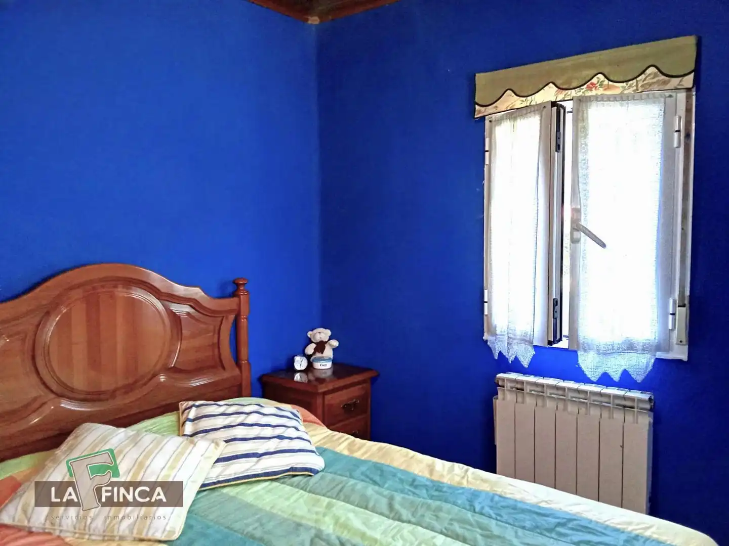 Bedroom of Houses for sale in Belmonte de Miranda  with Heating, Terrace and Storage room