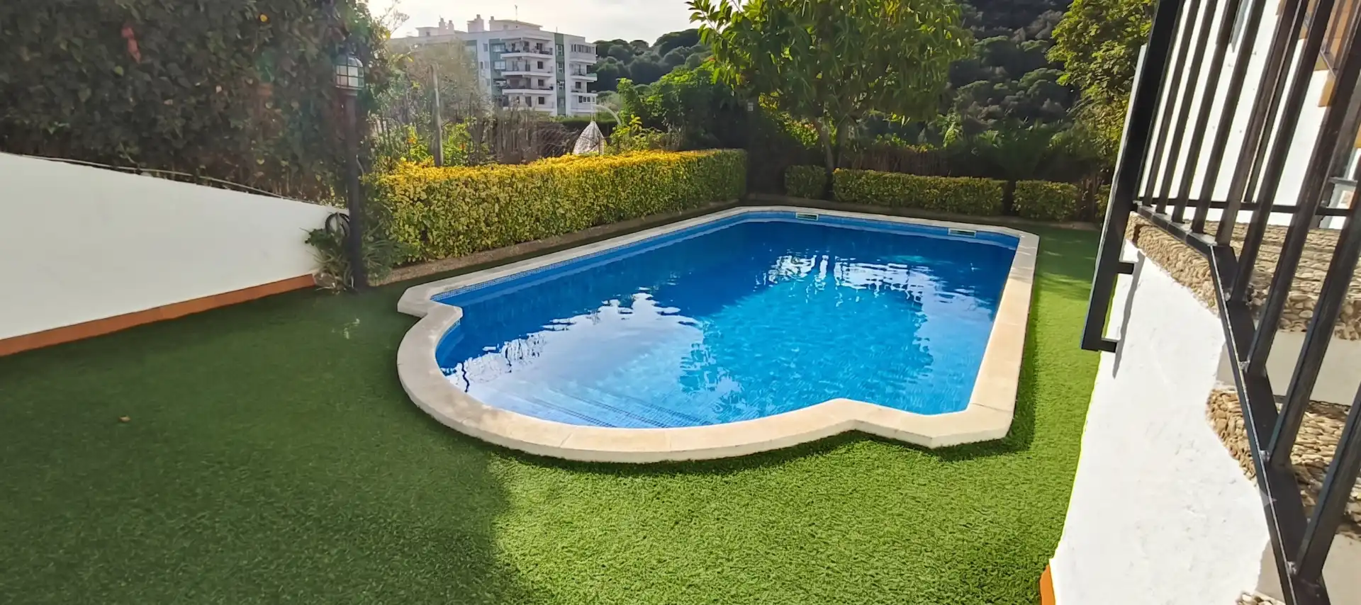 Piscina de Casa o xalet en venda en Calella amb Calefacció, Jardí privat i Terrassa
