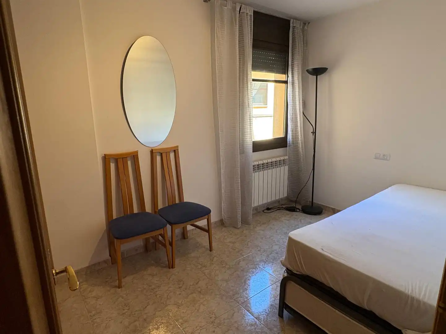 Habitación de Piso en venta en Solsona con Calefacción, Terraza y Horno