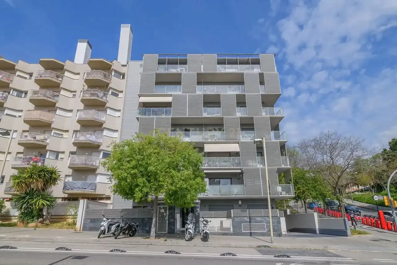 Vista exterior de Planta baja en venta en Barcelona con Aire acondicionado