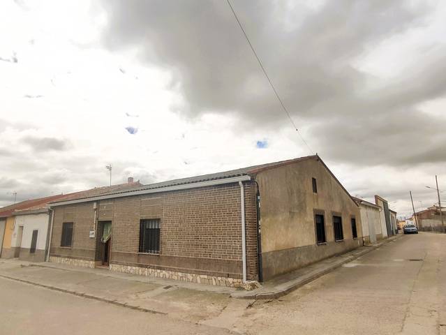 Casa-chalet en Venta en Calle Beato Benito Jose Labre Mañoso, 2 en Lomoviejo