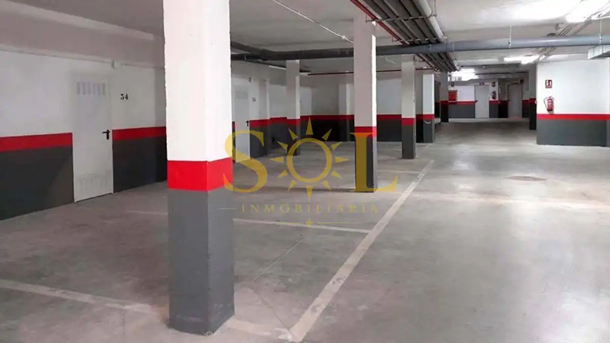 Parking de Dúplex en venta en Puebla de Lillo con Calefacción, Parquet y Terraza