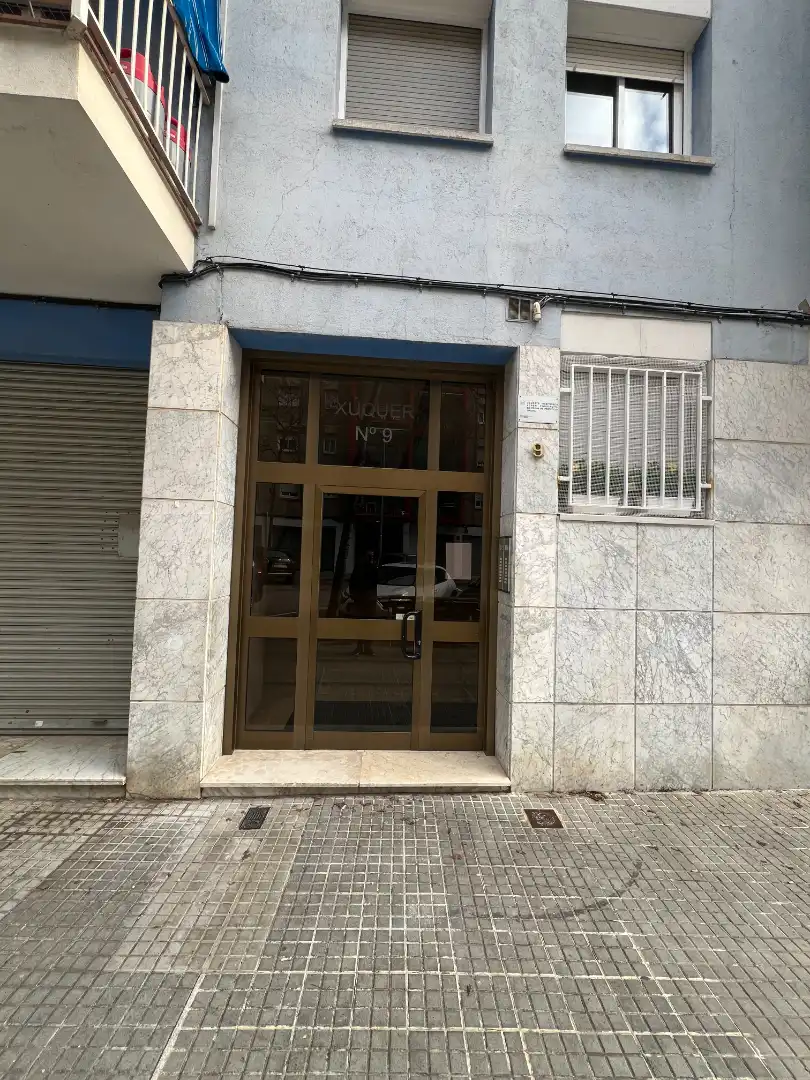 Außenansicht von Wohnung zum Verkauf in Terrassa mit Alarm