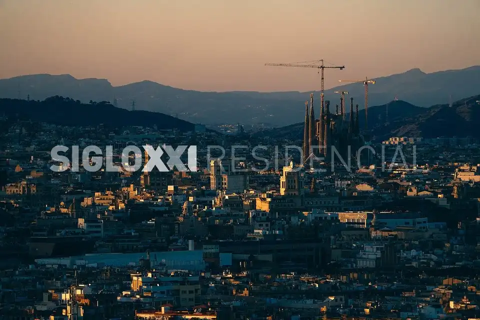 Vista exterior de Garatge en venda en Barcelona