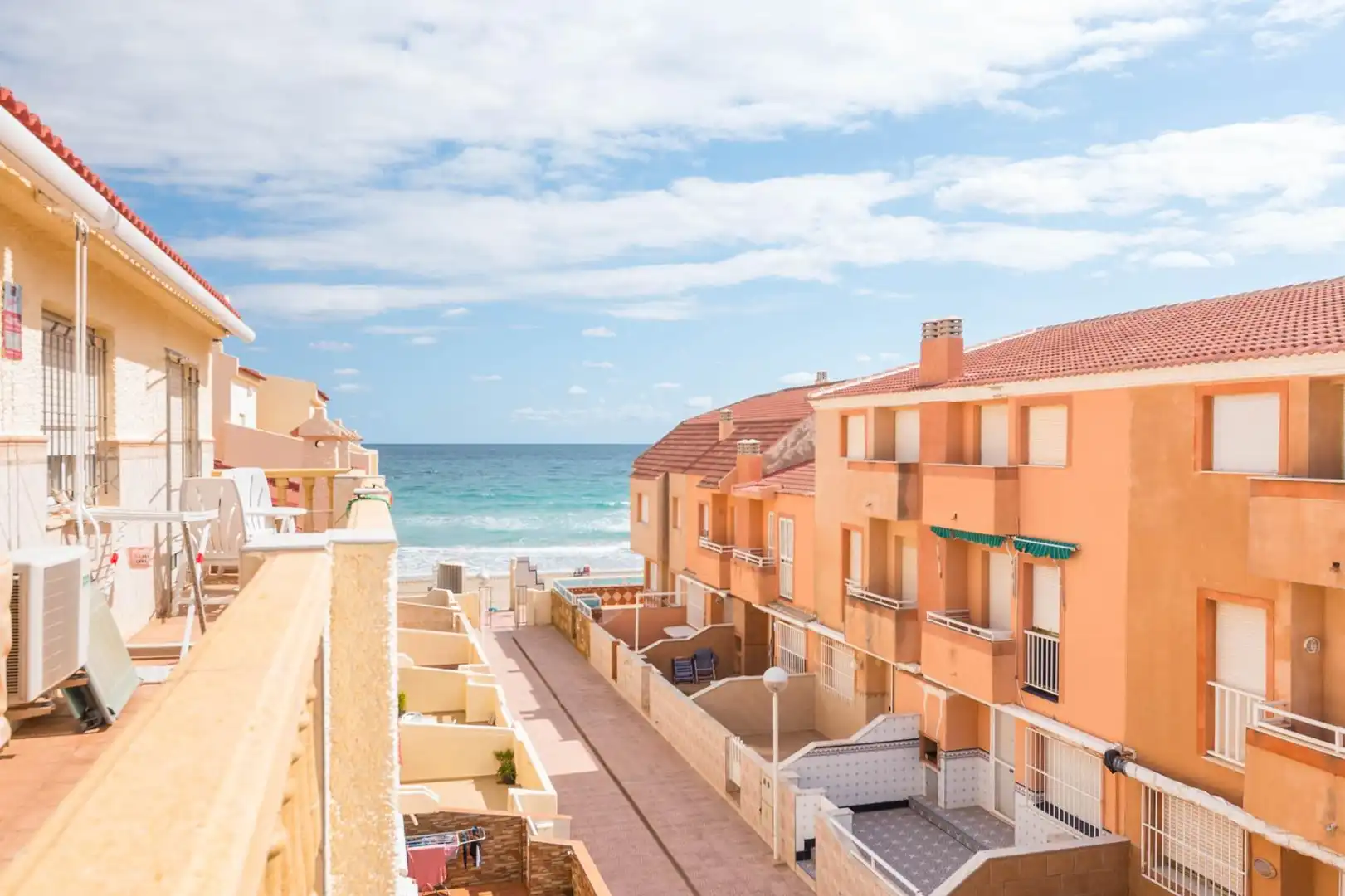 Vista exterior de Dúplex en venda en La Manga del Mar Menor amb Aire condicionat, Calefacció i Terrassa