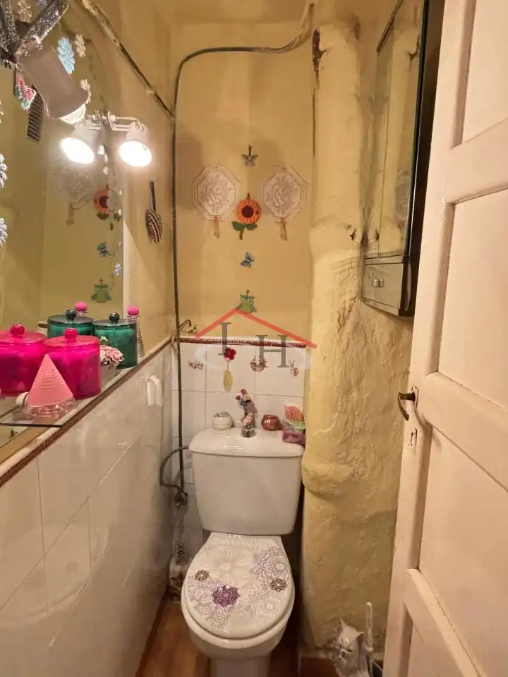 Bany de Casa o xalet en venda en León Capital  amb Jardí privat