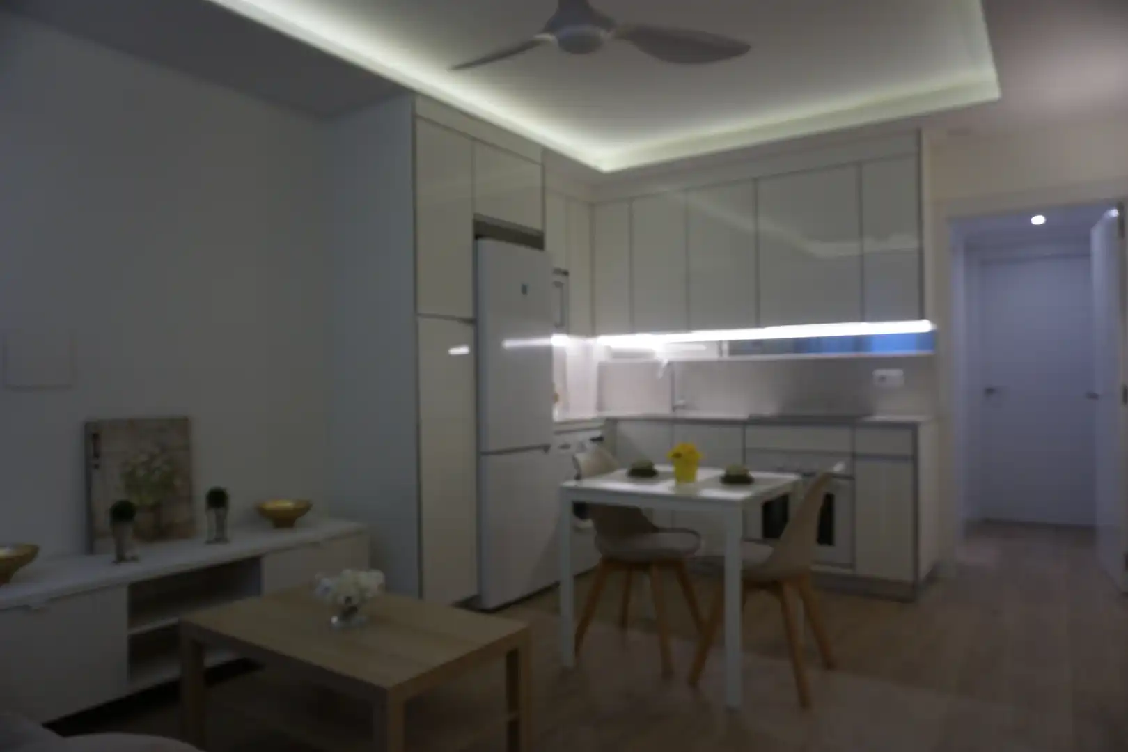 Cuina de Apartament de lloguer en Madrid amb Calefacció i Moblat