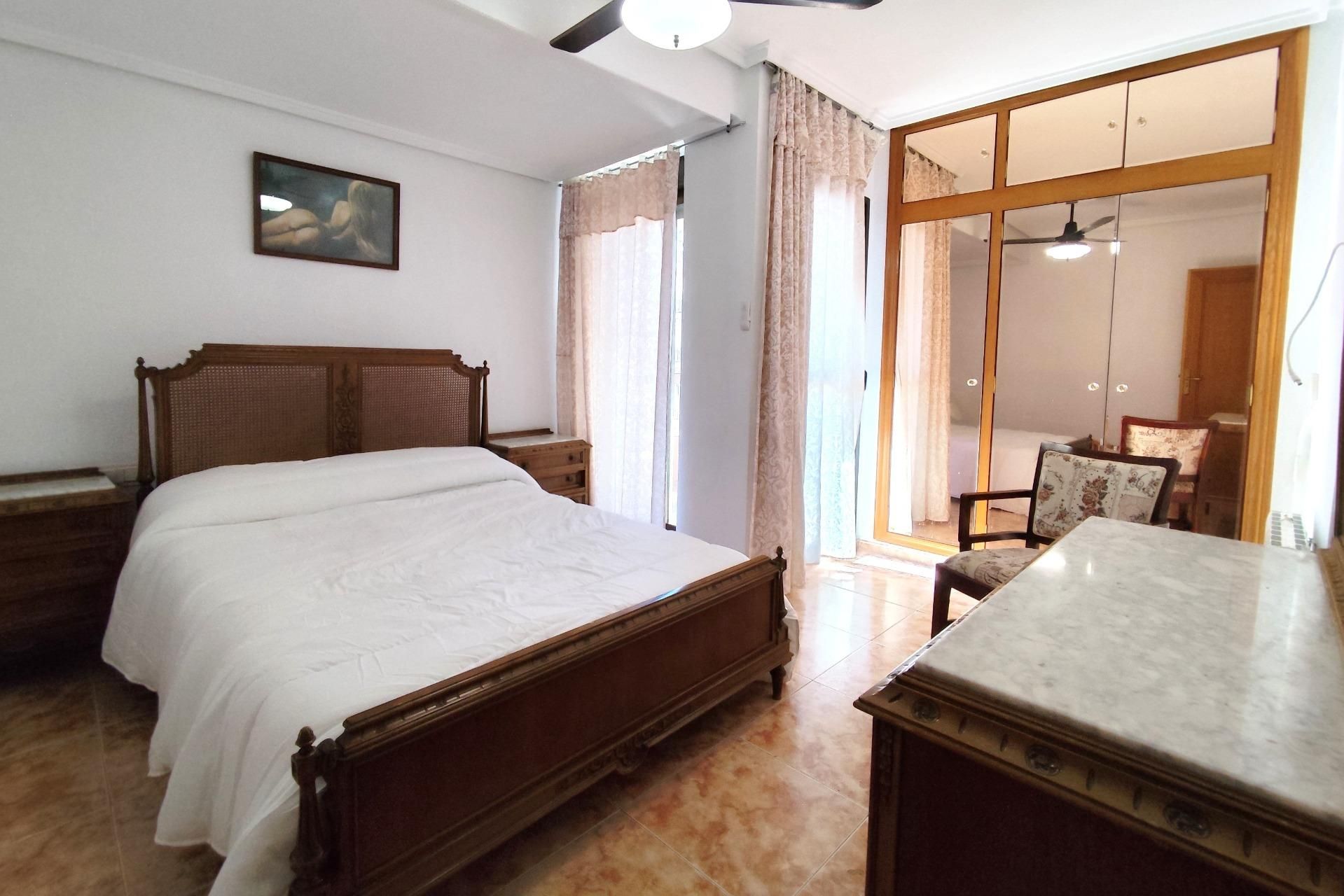 Pis per a compartir a Calle PERIODISTA LLORENTE, 10, Marxalenes