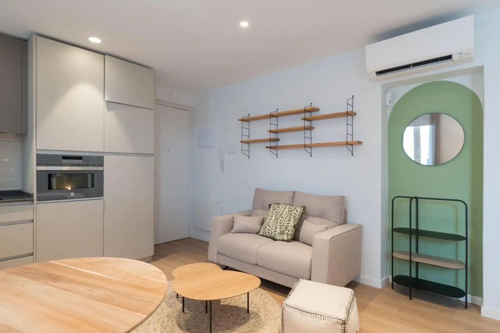 Sala de estar de Estudio de alquiler en Madrid con Aire acondicionado, Calefacción y Terraza