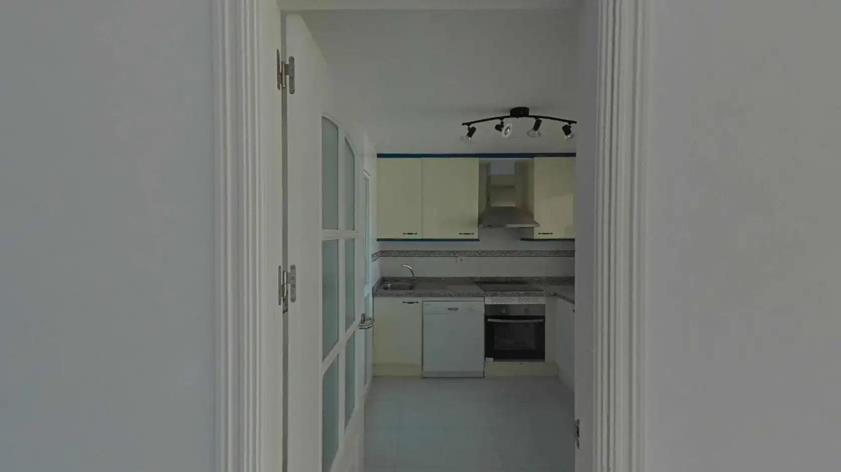 Cuina de Apartament en venda en Manilva amb Piscina
