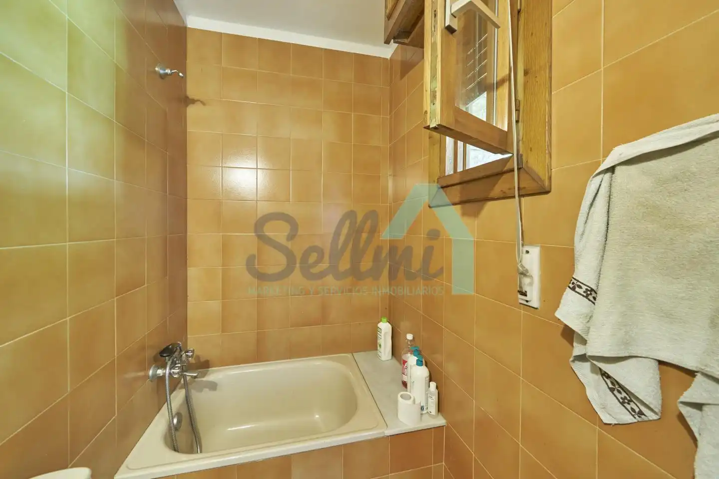 Bany de Casa o xalet en venda en Gijón  amb Aire condicionat, Jardí privat i Parquet