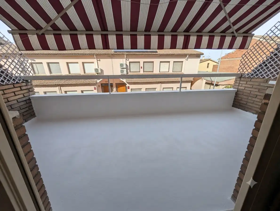 Adossat amb terrassa en venda a Roda de Ter, imagen 7