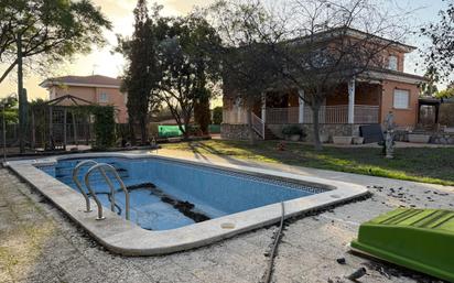 Piscina de Casa o xalet en venda en San Vicente del Raspeig / Sant Vicent del Raspeig amb Aire condicionat, Calefacció i Jardí privat