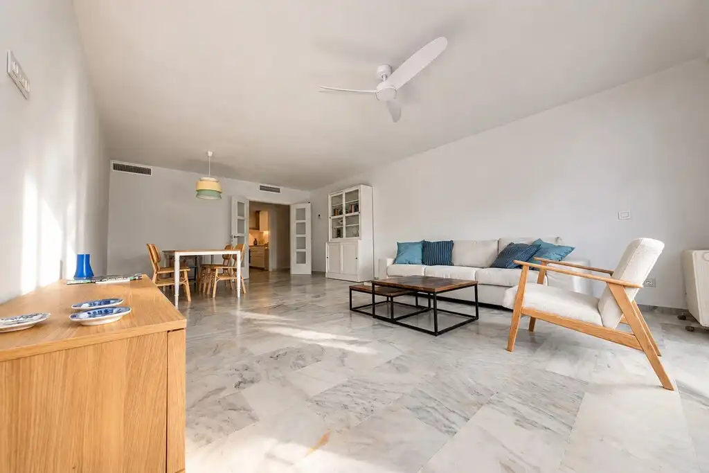 Wohnzimmer von Wohnungen zur Miete in Estepona mit Klimaanlage, Terrasse und Alarm