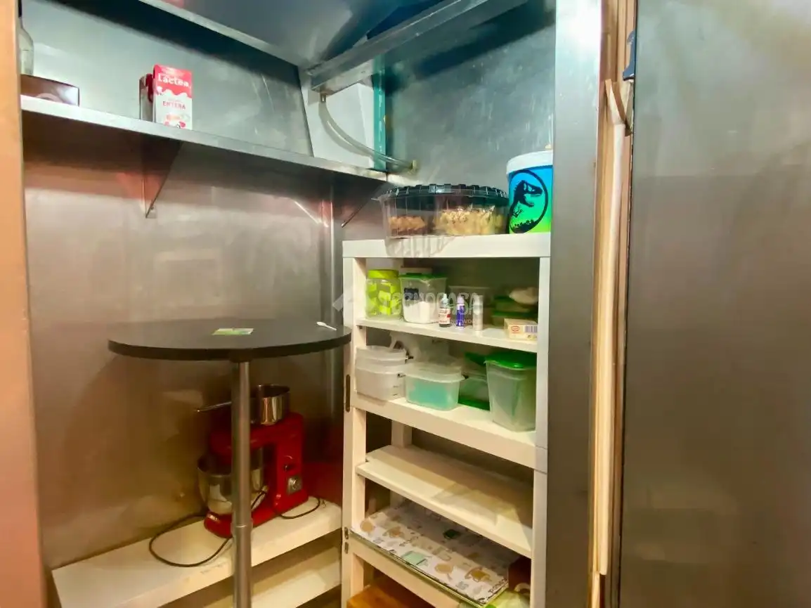 Cocina de Local en venta en Madrid