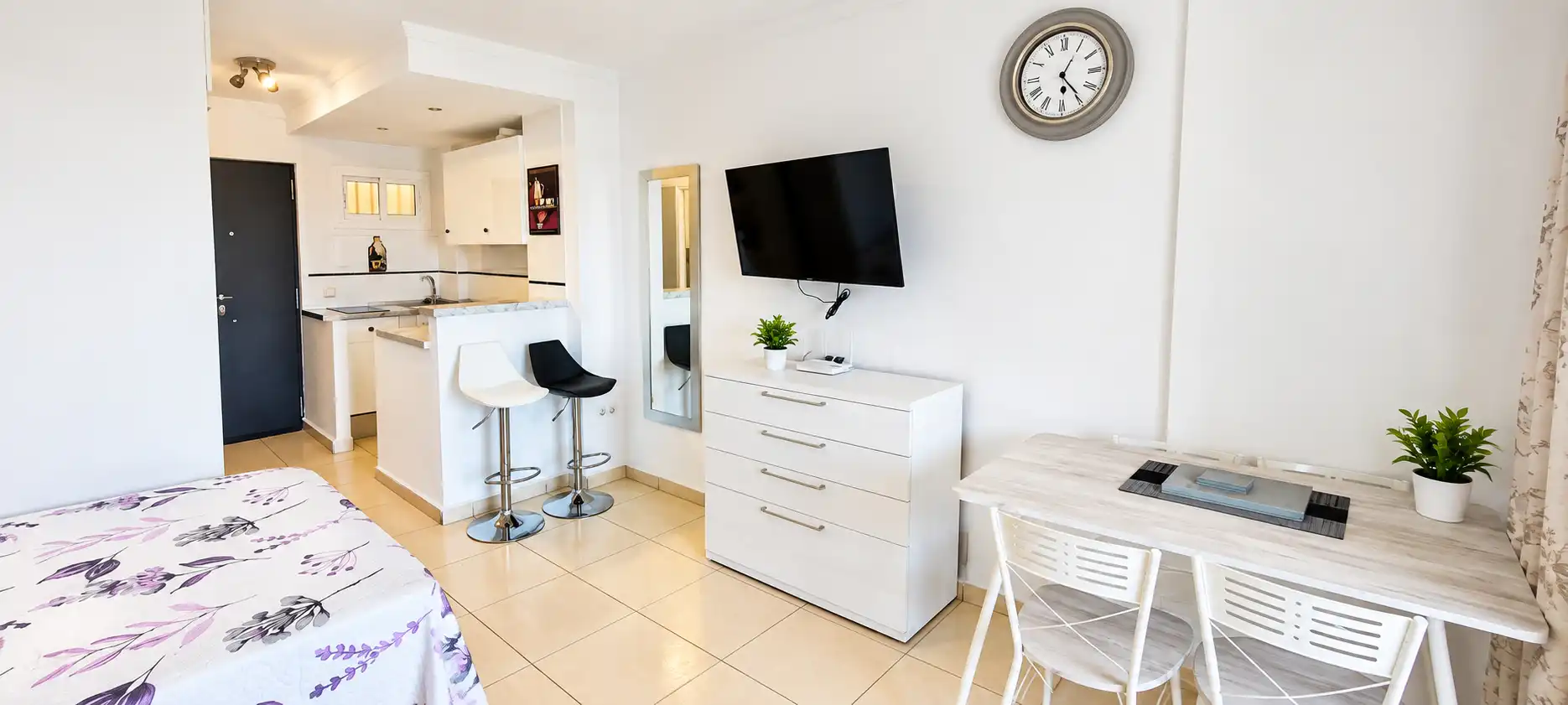 Living room of Study for sale in Benalmádena  with Air Conditioner, Terrace and Furnished