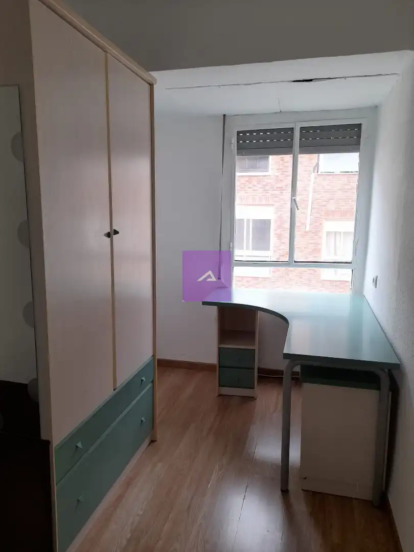 Habitación de Piso en venta en Catarroja con Amueblado y Balcón