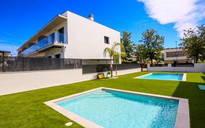 Piscina de Casa o xalet en venda en Cambrils amb Aire condicionat, Calefacció i Jardí privat