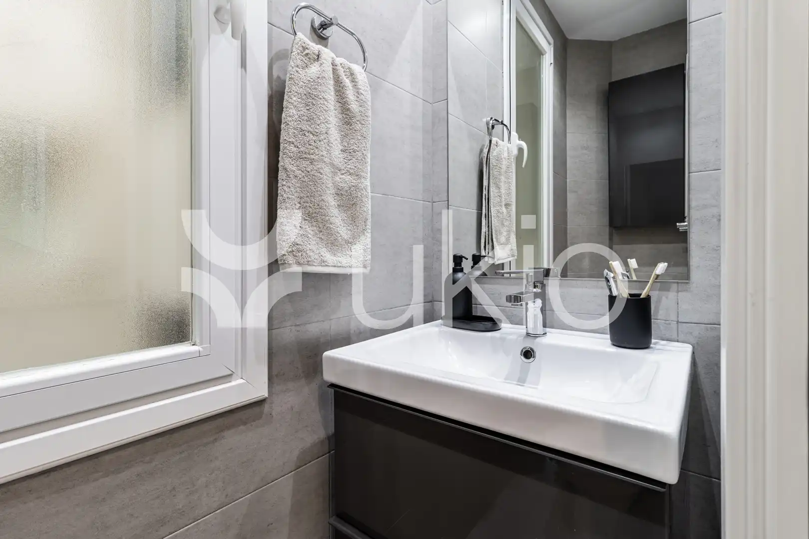 Badezimmer von Gebäude zur Miete in Madrid