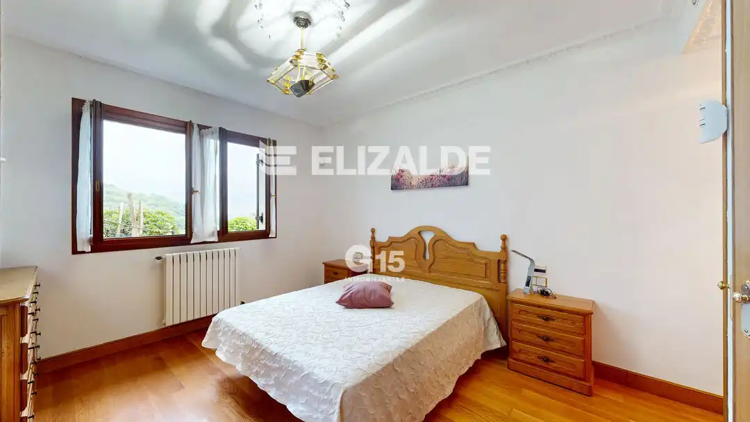 Dormitori de Casa o xalet en venda en Hondarribia amb Calefacció, Jardí privat i Terrassa