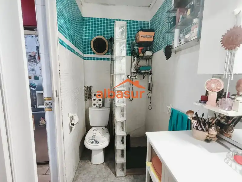 Bany de Casa adosada en venda en Córdoba amb Aire condicionat, Terrassa i Traster