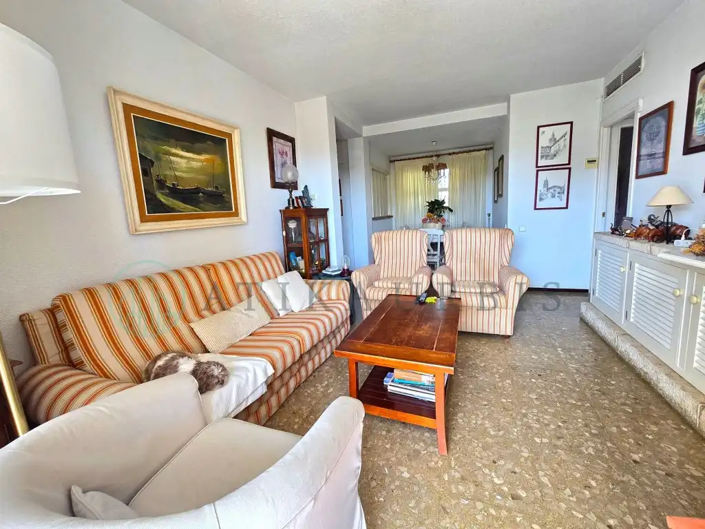 Sala de estar de Piso de alquiler en Torremolinos con Aire acondicionado, Jardín privado y Terraza