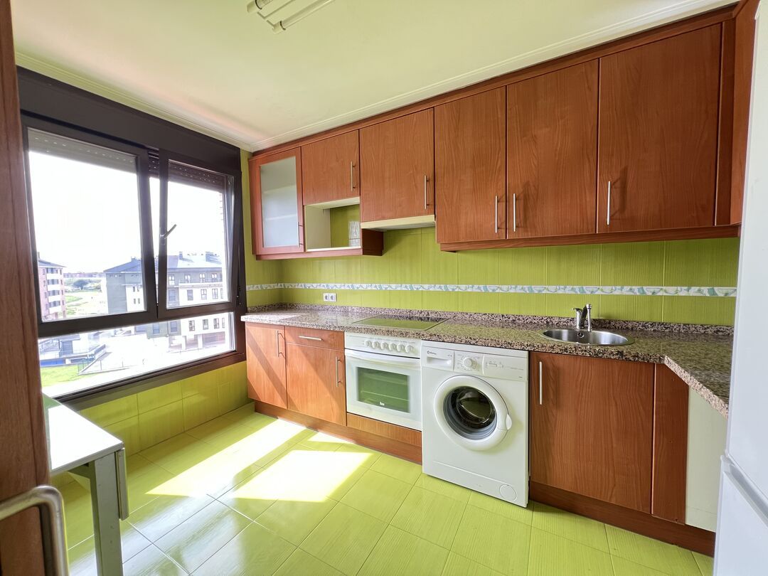 Cuina de Pis en venda en Siero amb Calefacció, Jardí privat i Parquet