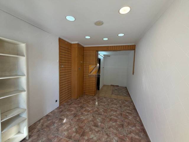 Local comercial en Alquiler en Darío Regoyos  en Fozaneldi - Tenderina